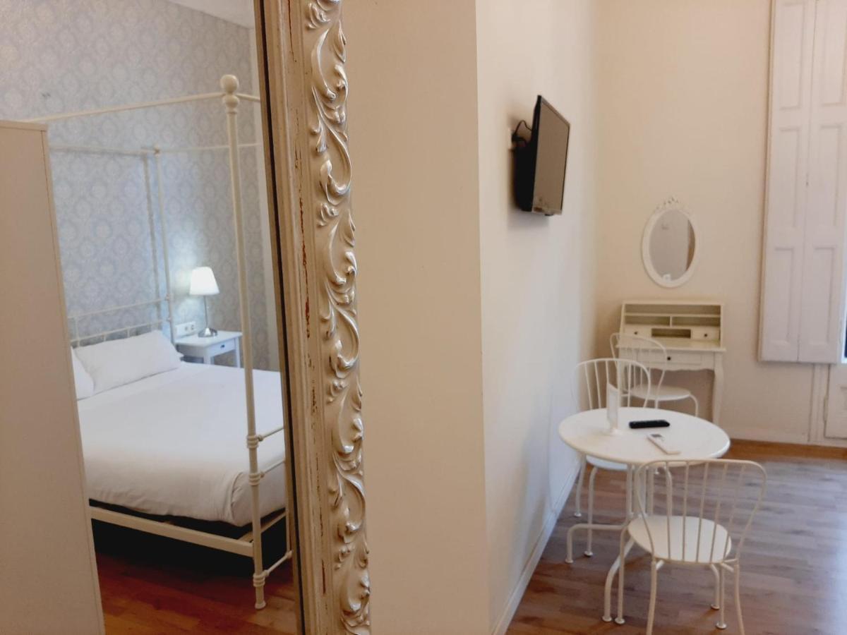 Lumine Luxury Suites By Gaiarooms Барселона Экстерьер фото