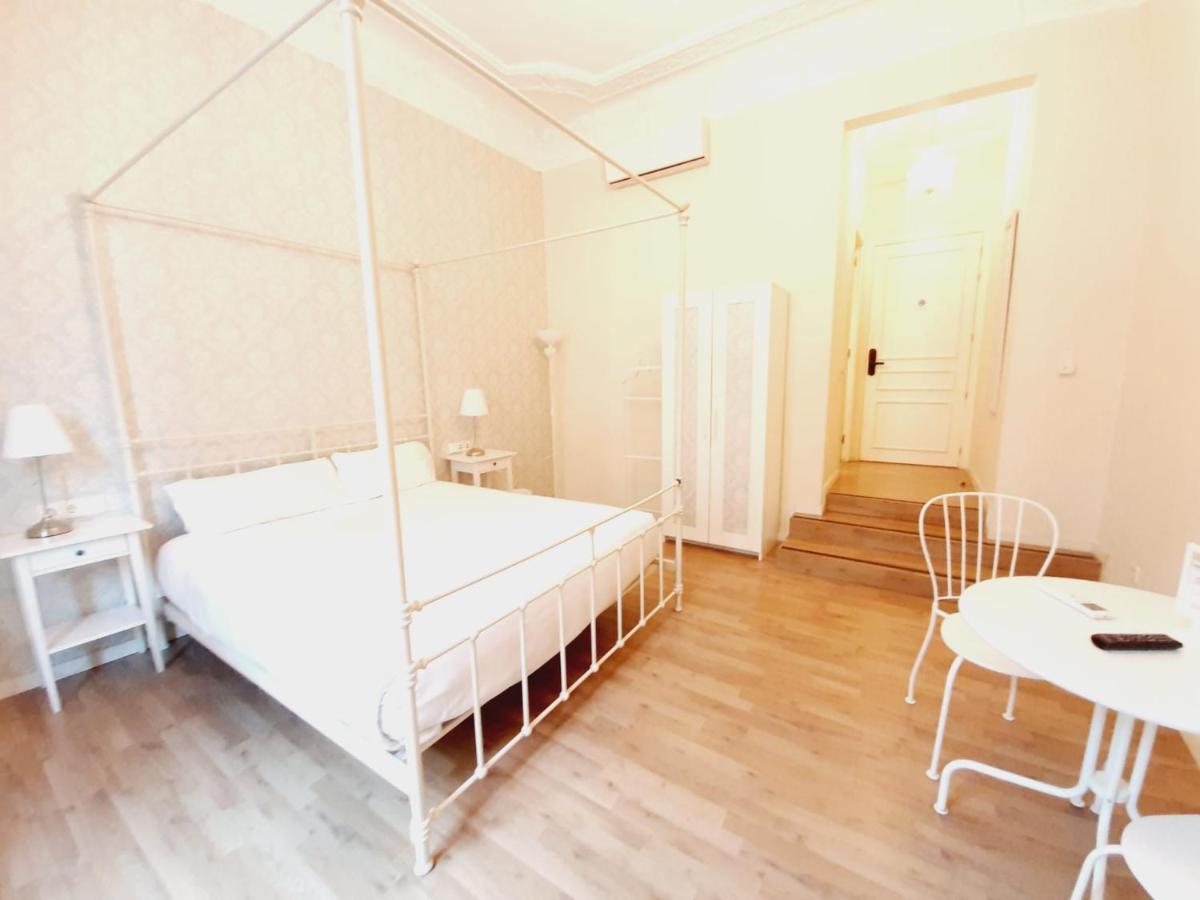 Lumine Luxury Suites By Gaiarooms Барселона Экстерьер фото